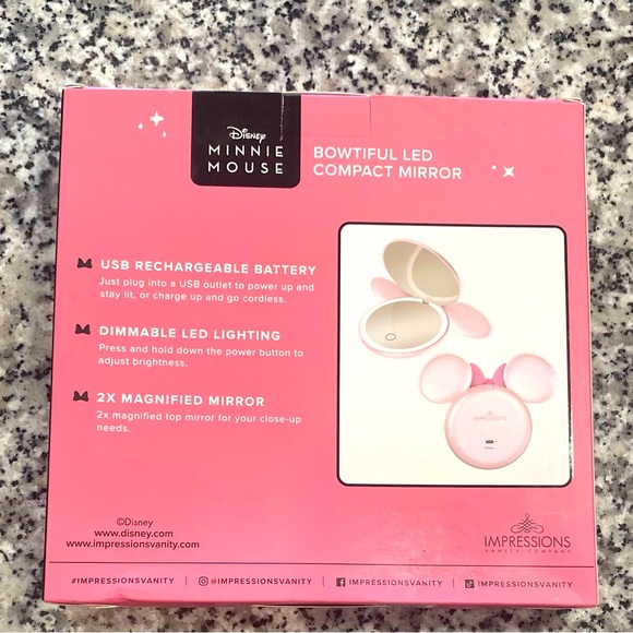 Impressions Disney Minnie Mouse LED Compact Mirror Bowtiful Matte Pink - Picture 7 of 7
